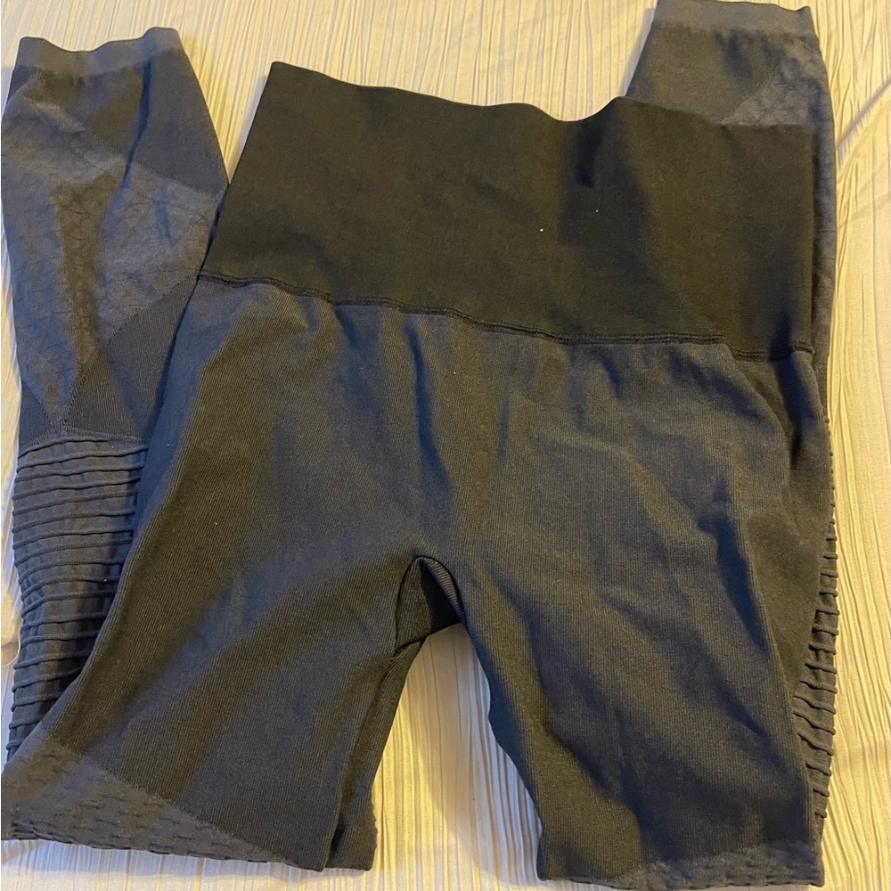 Spanx look at me now gray‎ seamless leggings, size medium - Picture 2 of 12